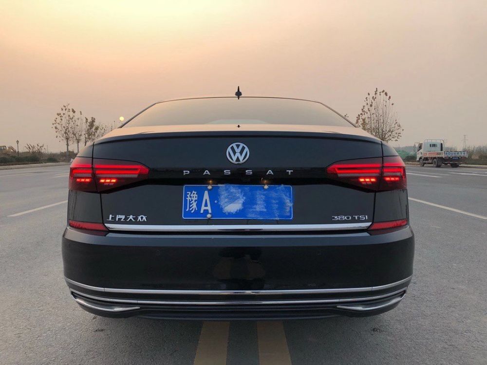 大众帕萨特passat2019款帕萨特380tsi豪华版国vi