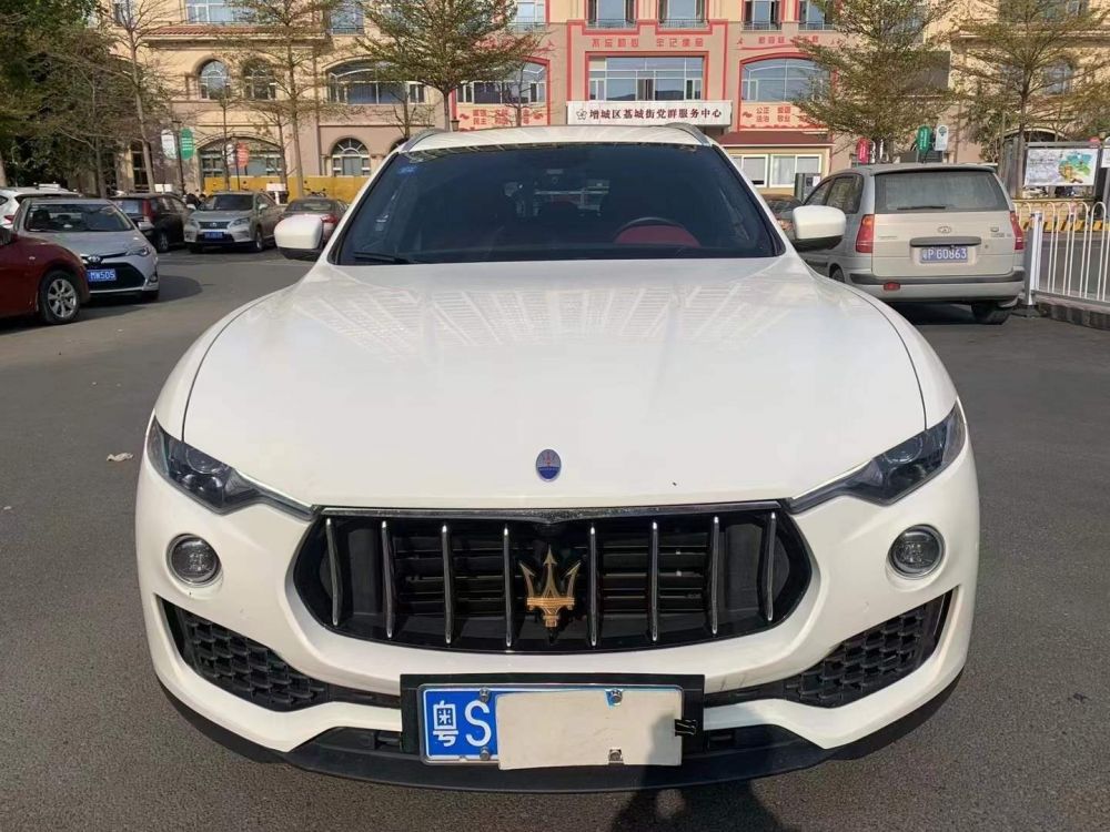 玛莎拉蒂Levante(进口) 2019款 玛莎拉蒂Levante(进口) 3.0T 350Hp 豪