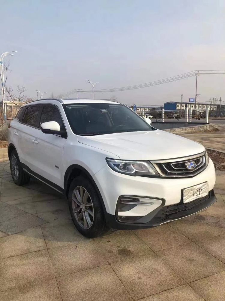 吉利博越2018款博越18td自动两驱智尊型4g互联版