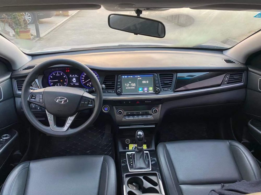 现代mistra名图2017款mistra名图18l自动尊贵型dlx国v