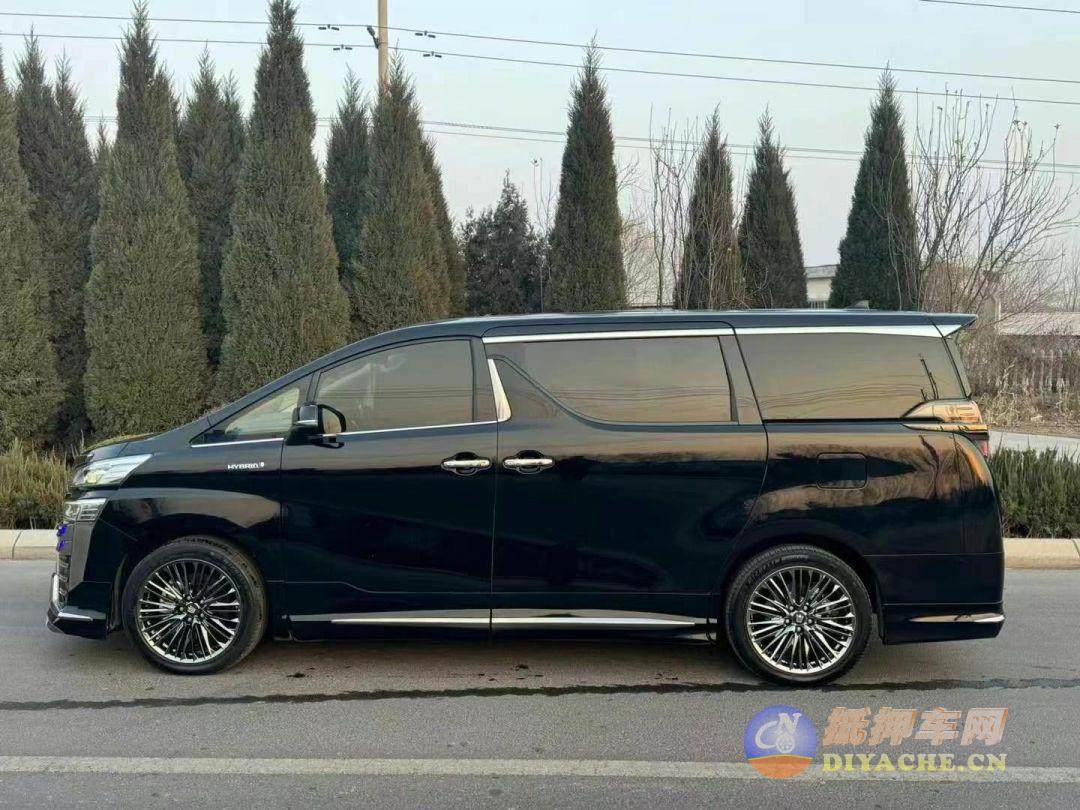 23年丰田 皇冠威尔法 至尊版 2.5 油电混合