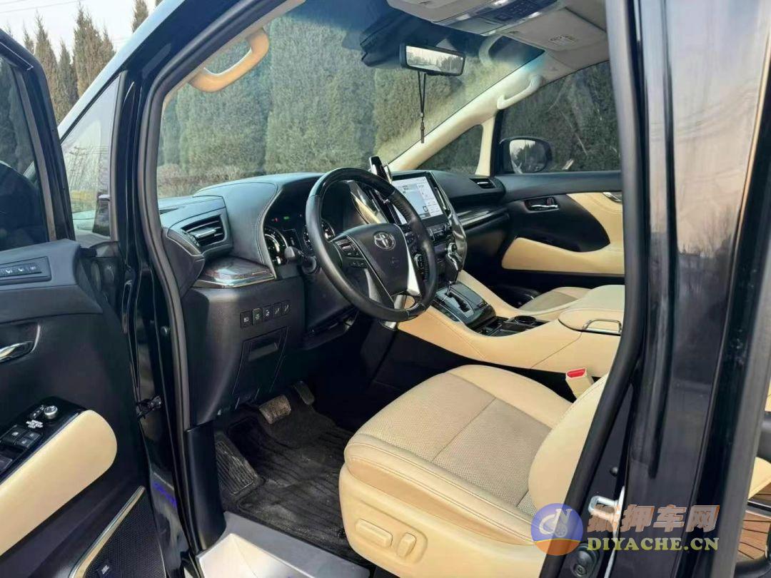 23年丰田 皇冠威尔法 至尊版 2.5 油电混合