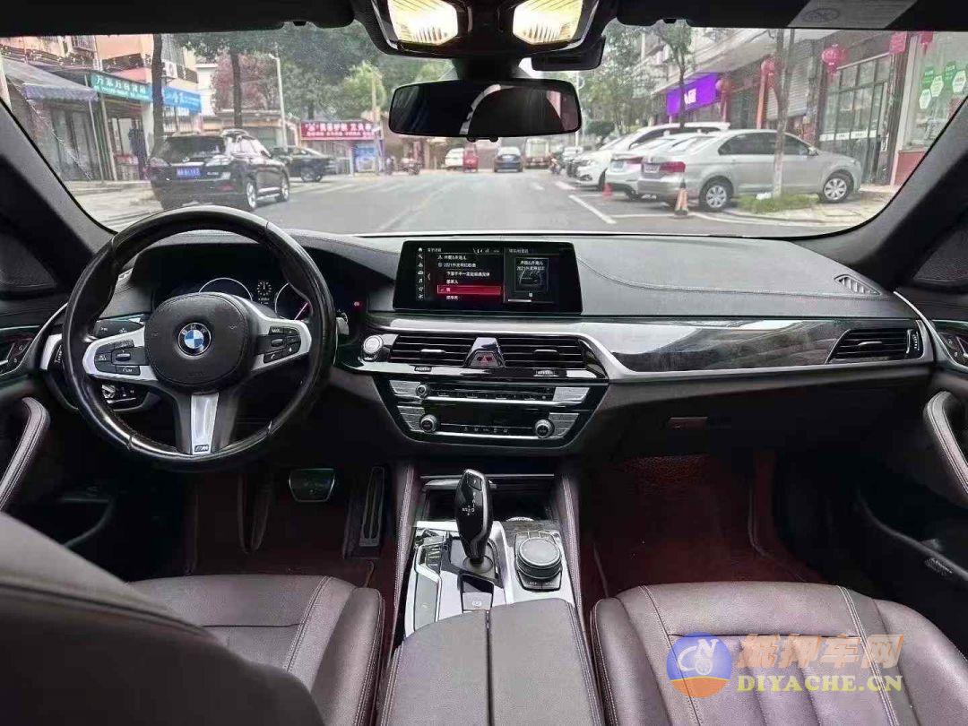 19年19款宝马525LiM豪华运动 2.0T顶配宝马5系