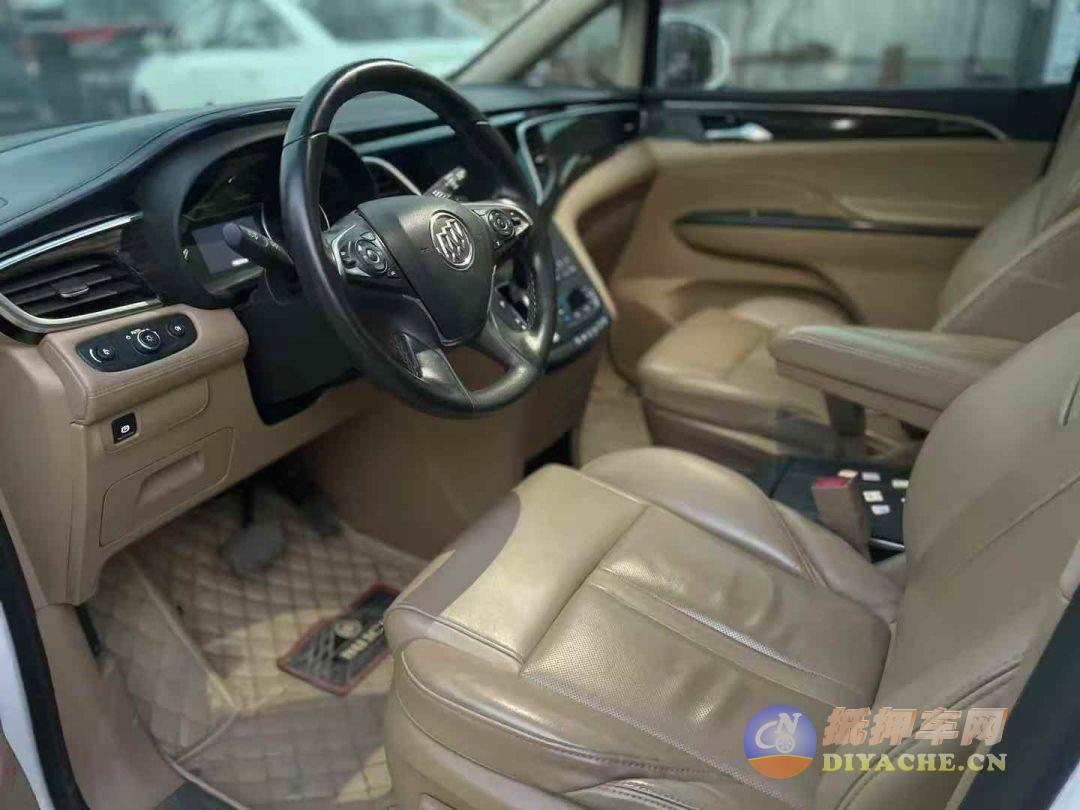 17年别克GL8高配，2.0T高配别克GL8