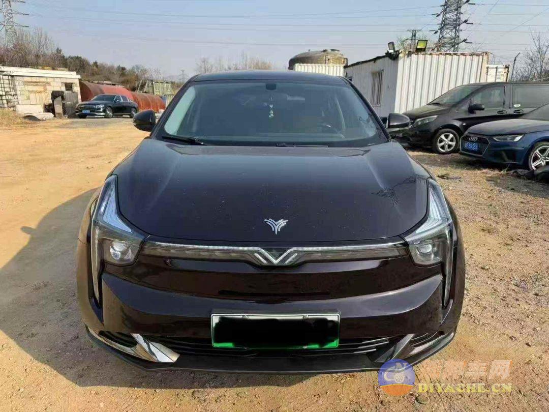 23年哪吒U400 三元锂电池哪吒汽车 哪吒U