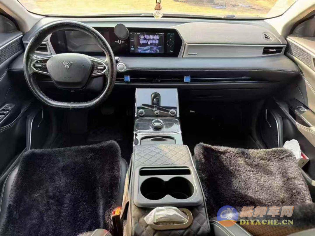 23年哪吒U400 三元锂电池哪吒汽车 哪吒U