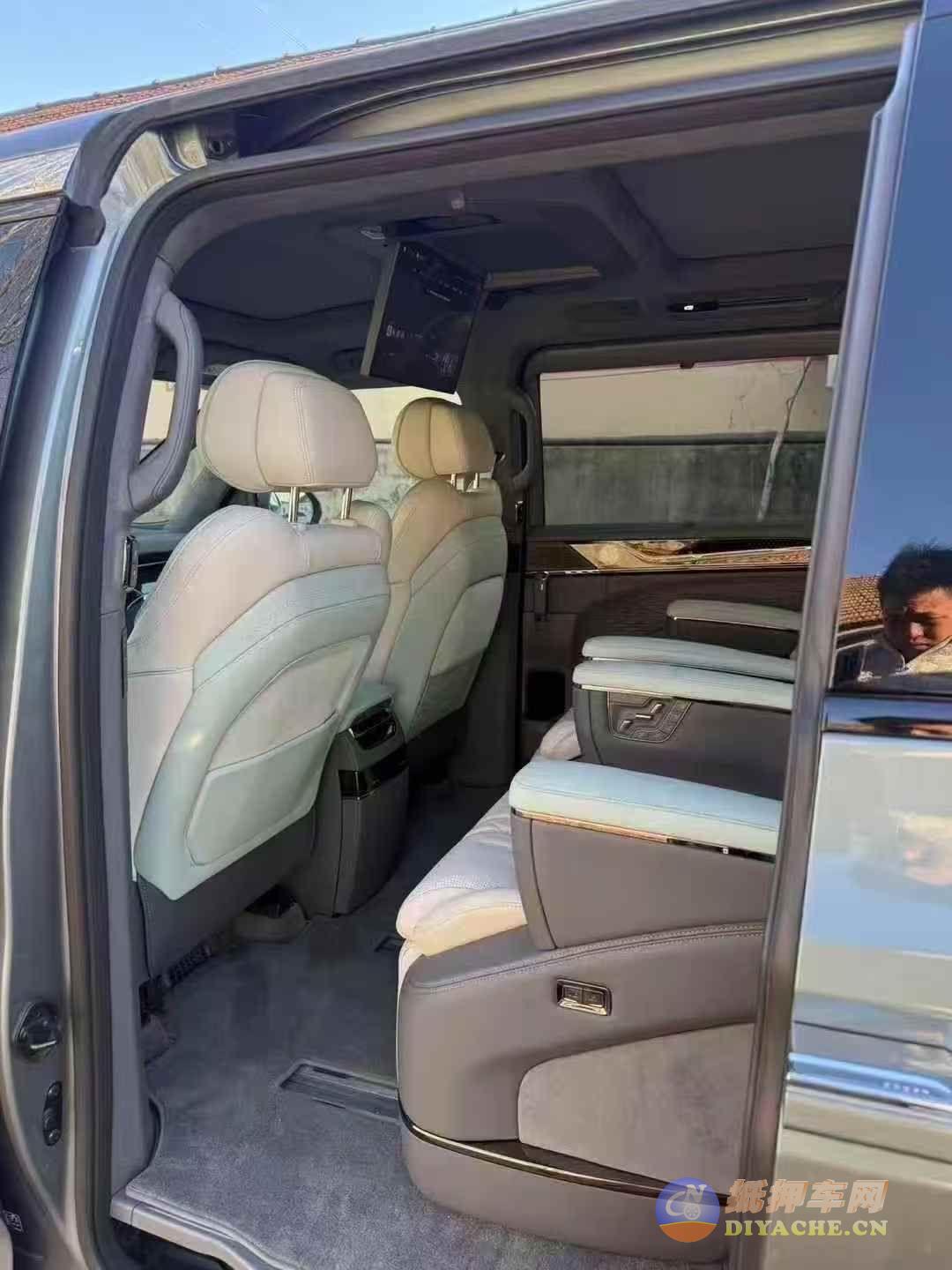 24年极氪009，七座过道版四驱，续航702极氪 ZEEKR 009