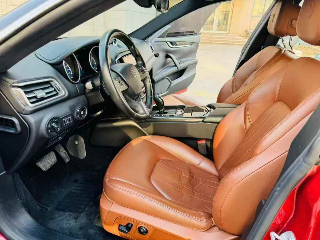 17年17款玛莎拉蒂Ghibli吉博力，3.0T高功率顶配玛莎拉蒂Ghibli(进口)