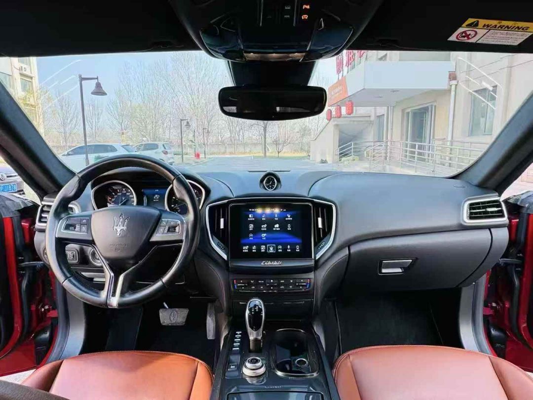 17年17款玛莎拉蒂Ghibli吉博力，3.0T高功率顶配玛莎拉蒂Ghibli(进口)