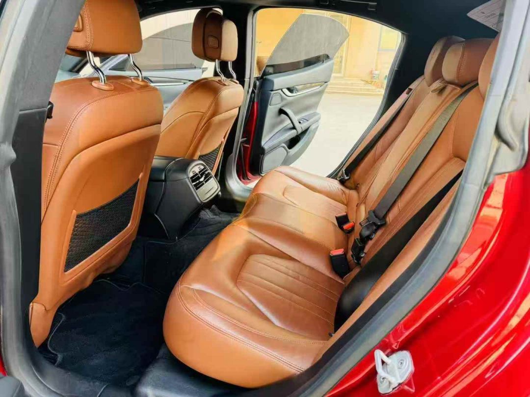 17年17款玛莎拉蒂Ghibli吉博力，3.0T高功率顶配玛莎拉蒂Ghibli(进口)