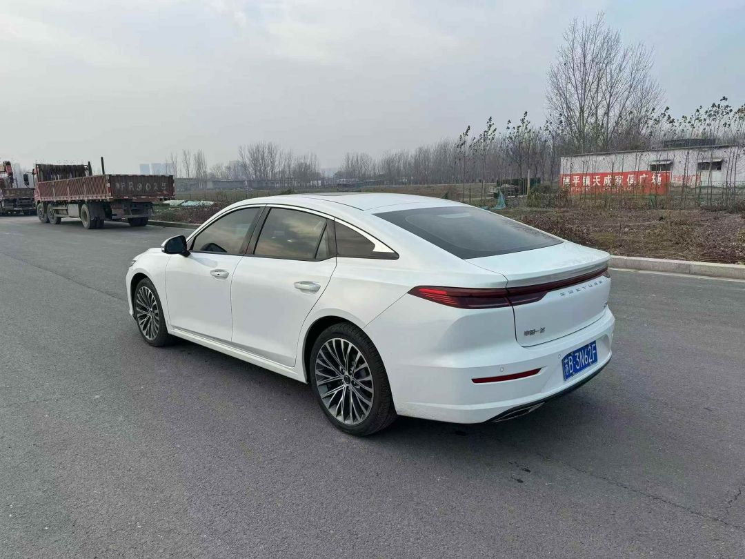 准25年年奔腾B70龙腾版新款奔腾B70