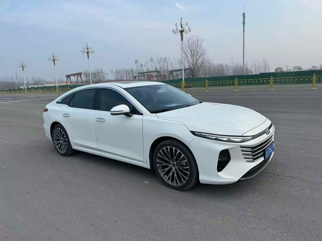 准25年年奔腾B70龙腾版新款奔腾B70