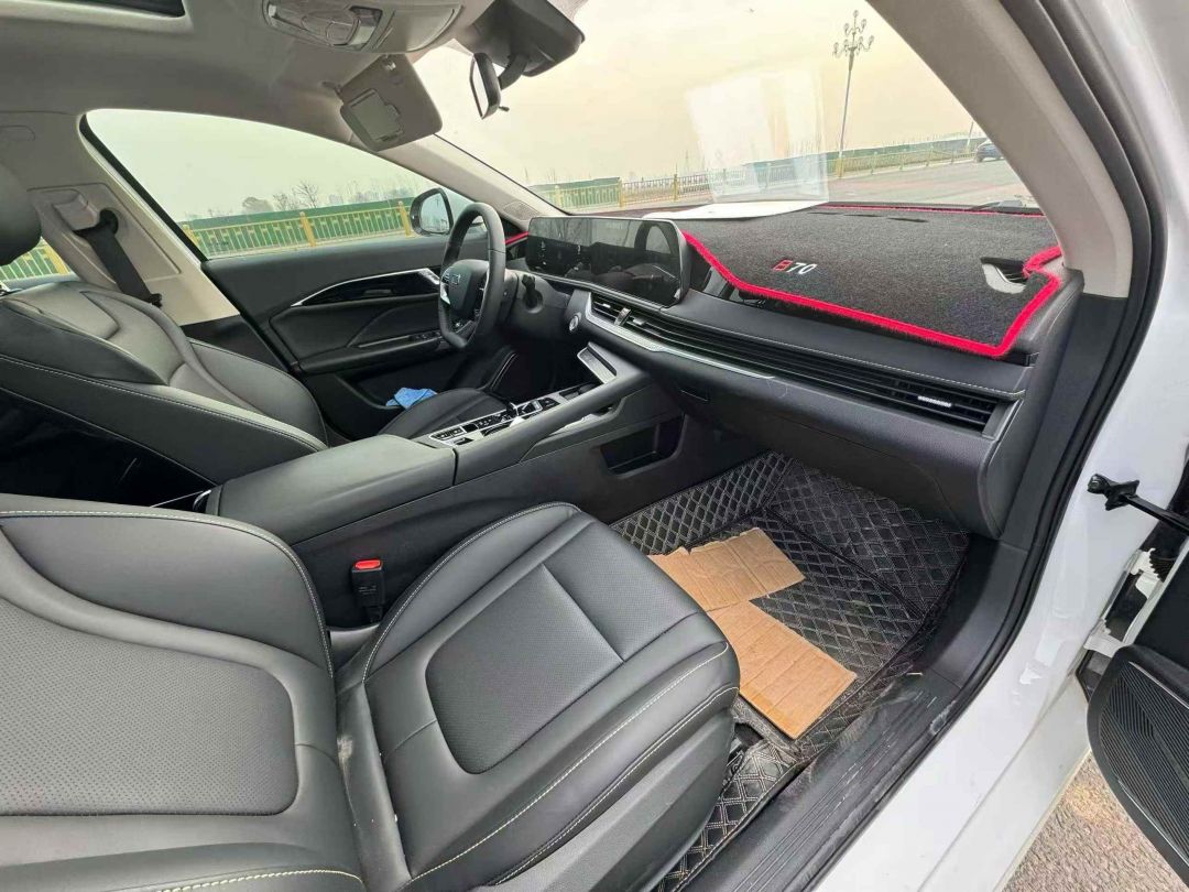 准25年年奔腾B70龙腾版新款奔腾B70