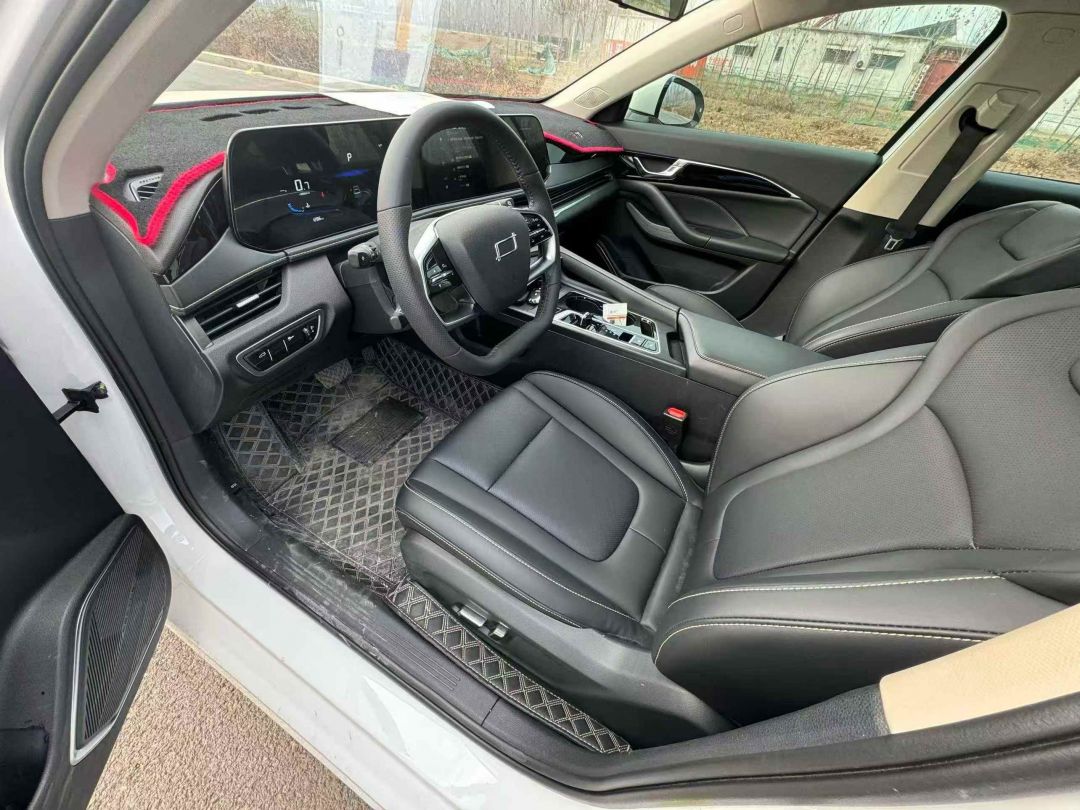 准25年年奔腾B70龙腾版新款奔腾B70