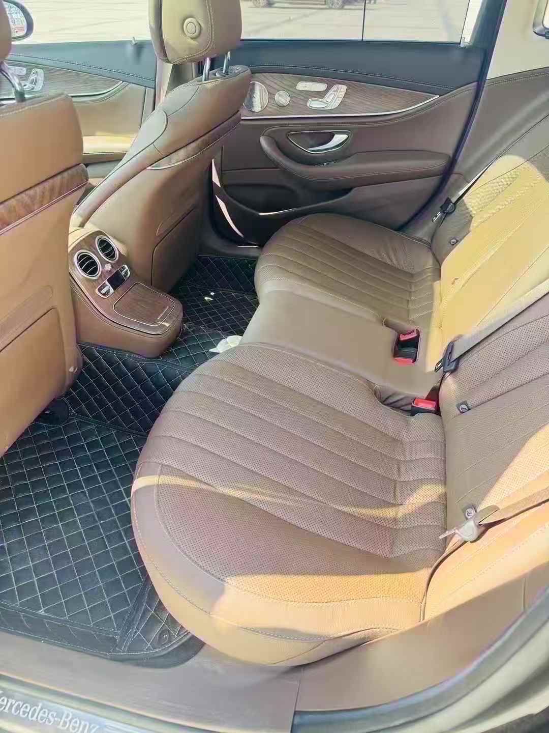 23年奔驰E300L尊贵最顶配奔驰E级