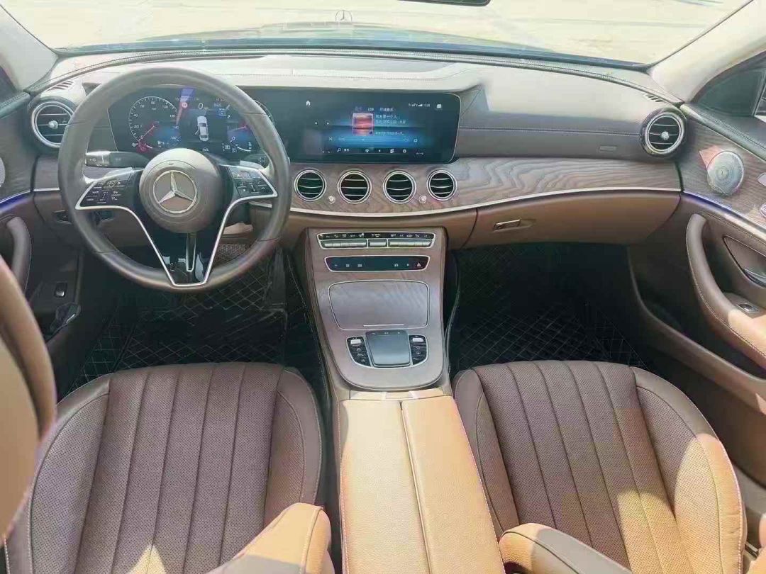 23年奔驰E300L尊贵最顶配奔驰E级