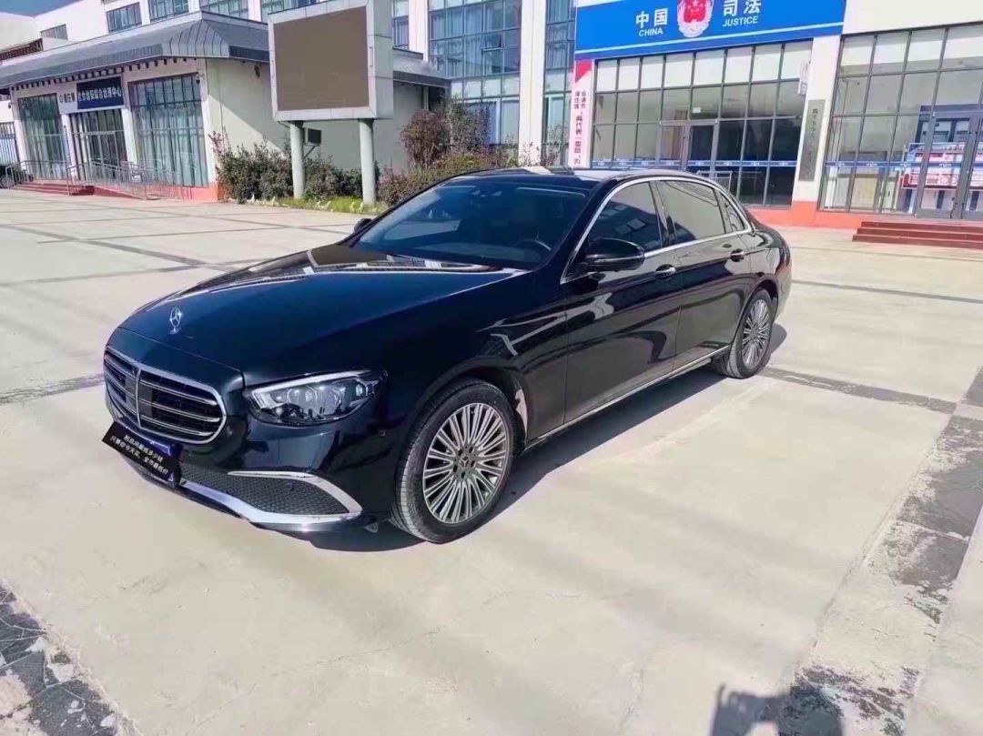 23年奔驰E300L尊贵最顶配奔驰E级