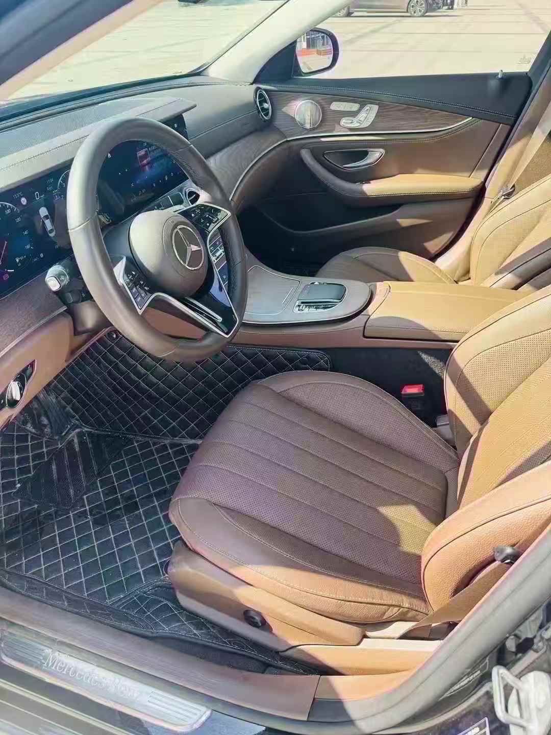 23年奔驰E300L尊贵最顶配奔驰E级