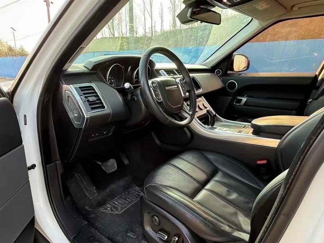 18年路虎揽胜运动、3.0T柴油 最顶配路虎 揽胜运动版(进口)