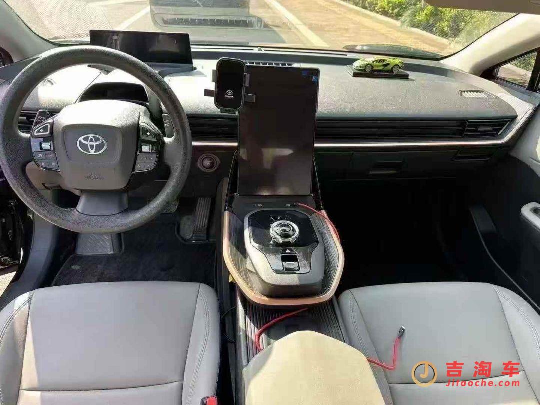 25年豐田bz3 新能源純電動轎跑續(xù)航里程517公里精英版P豐田bZ3
