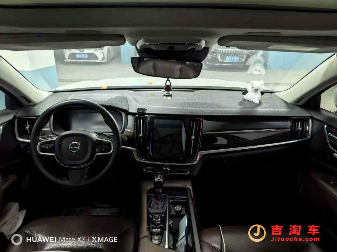 18年沃尔沃S90，2.0T高配沃尔沃S90