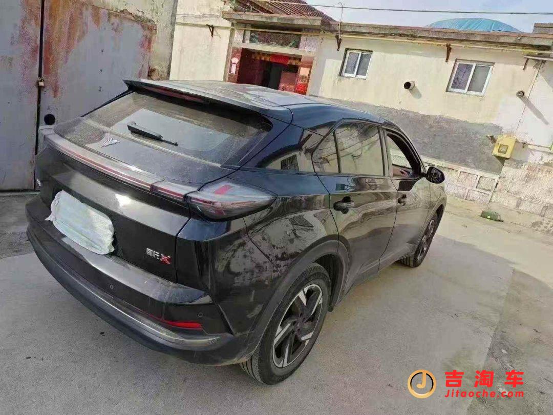 24年哪吒X500 纯电续航520