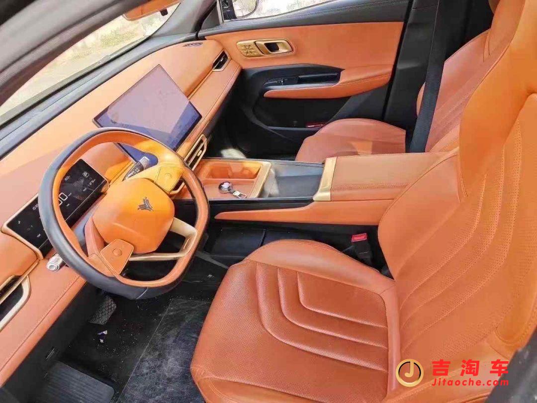 24年哪吒X500 纯电续航520