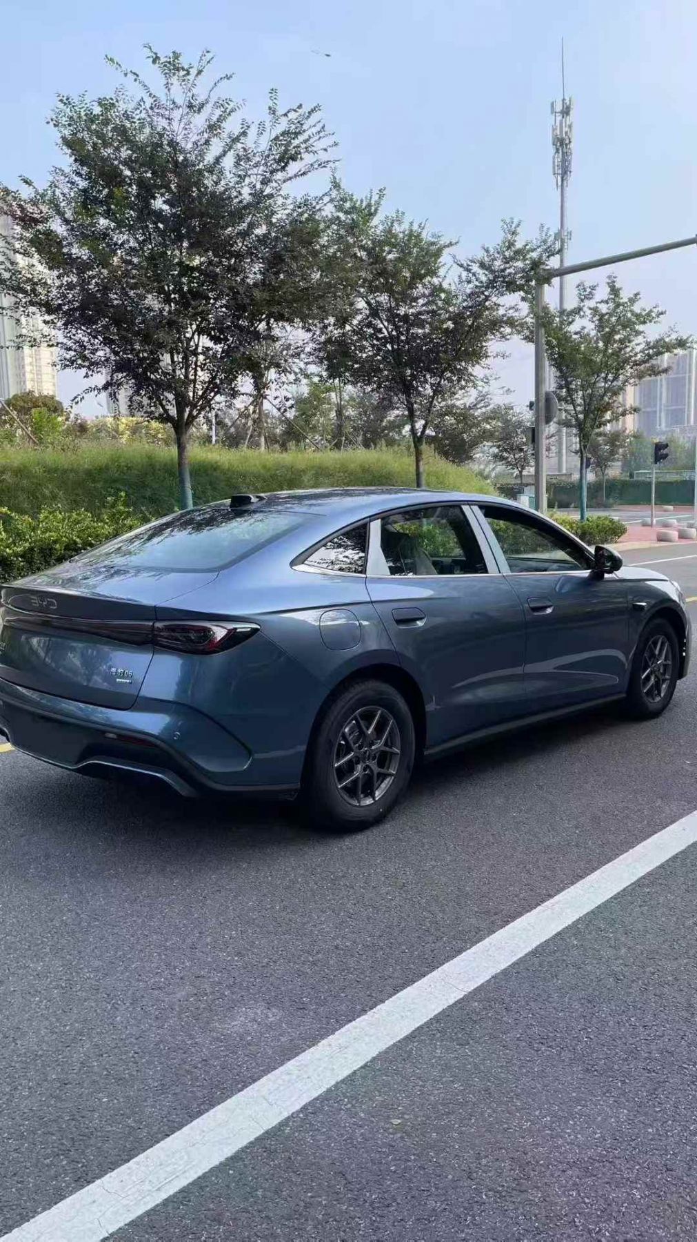 25年比亚迪海豹06DM-i，1.5L插电式混合动力比亚迪 海豹