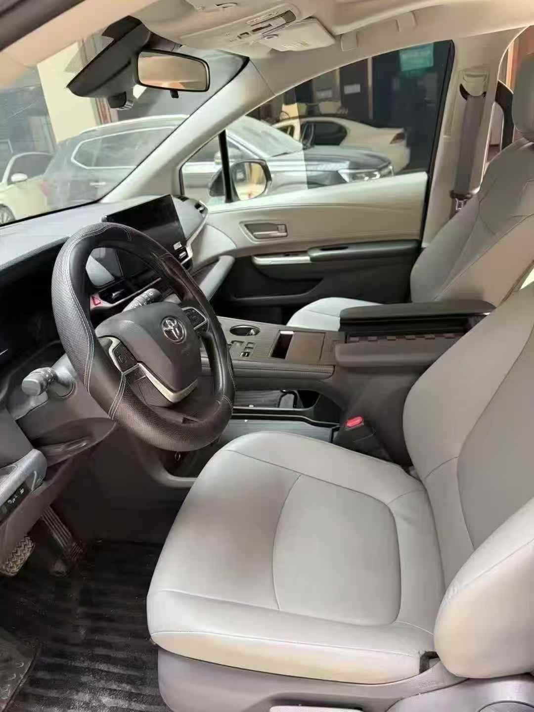 25年出厂五月份上牌丰田格瑞维亚丰田 格瑞维亚