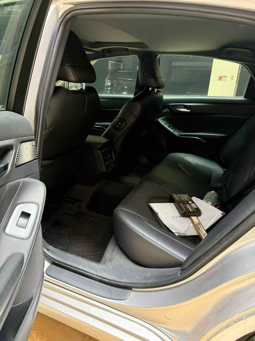 准23年丰田亚洲龙，2.0豪华版丰田 亚洲龙