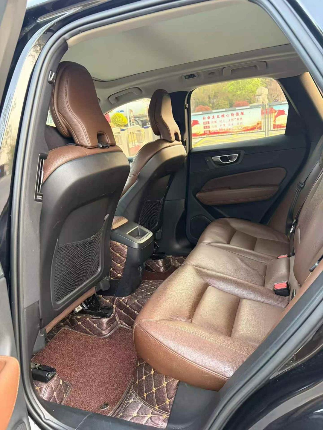 准19年沃尔沃XC60 T52.0T四驱智逸豪华版沃尔沃XC60