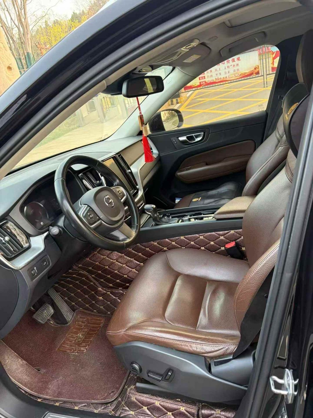 准19年沃尔沃XC60 T52.0T四驱智逸豪华版沃尔沃XC60