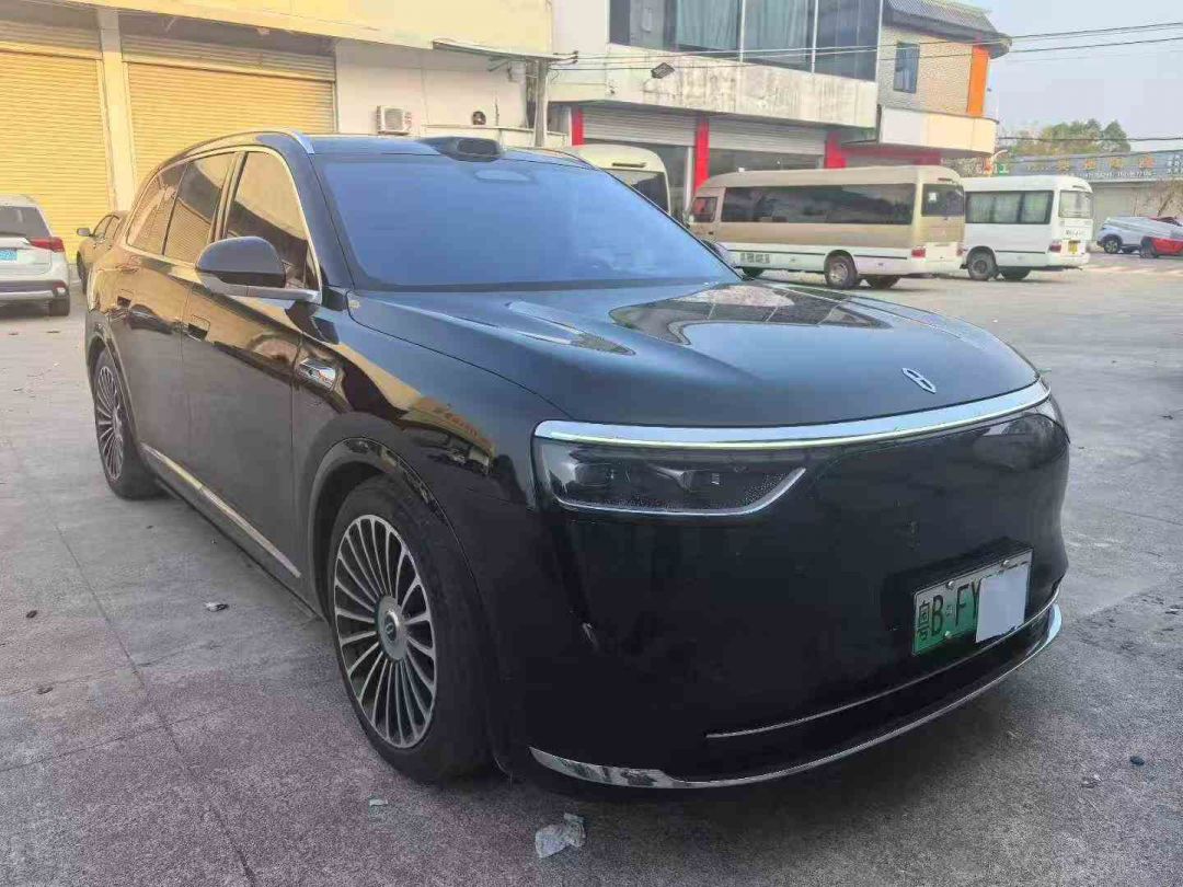 25年问界M8增程 Max+版六座