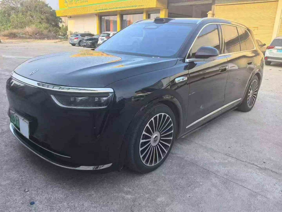 25年问界M8增程 Max+版六座